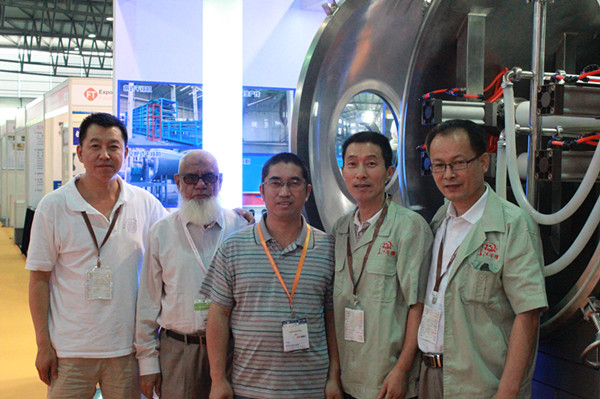 低溫真空帶式干燥機亮2014世界制藥機械展會